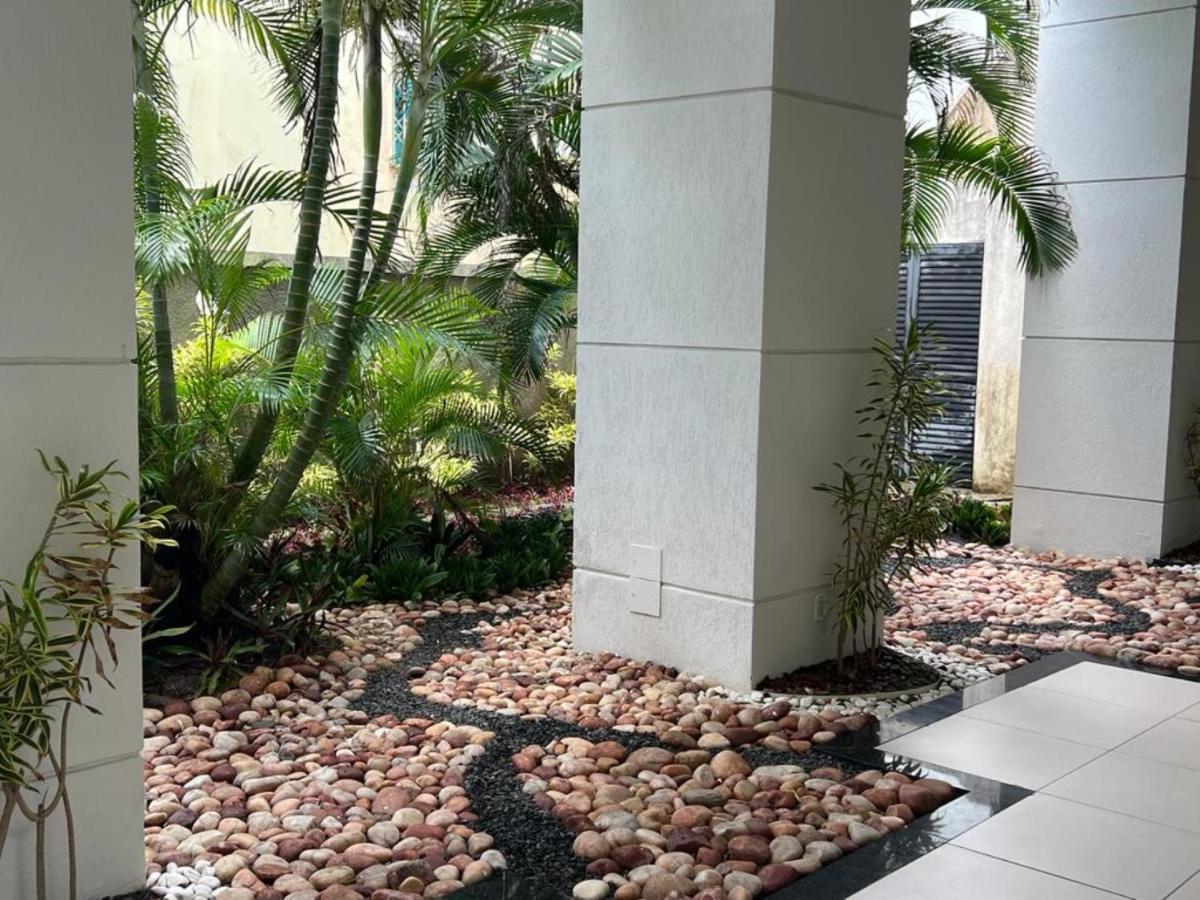 Excelente Localizacao Na Barra -Climatizado-Garagem Apartman Salvador Kültér fotó
